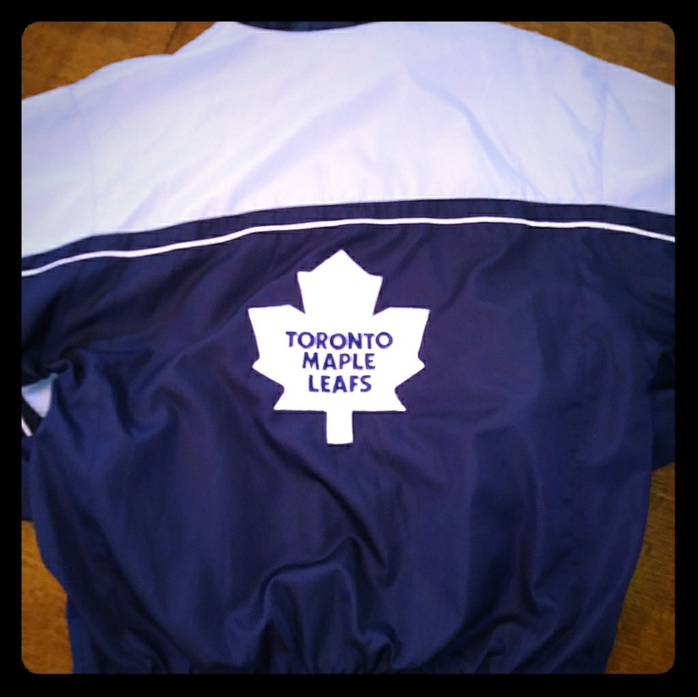 Toronto Maple Leafs youth SZ large light jacket